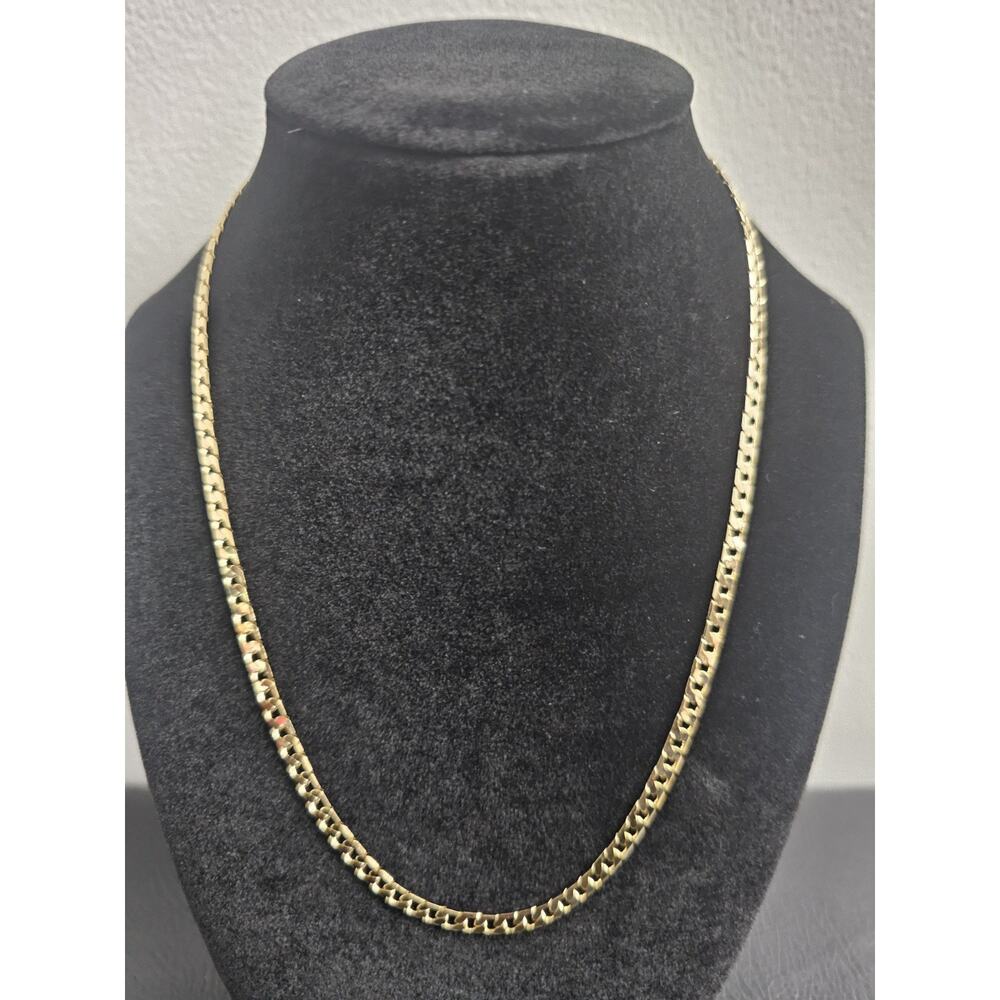 18inch- 14k Gold-Plated over brass. 3.5mm Cuban Link Chain with Red Velvet Pouch